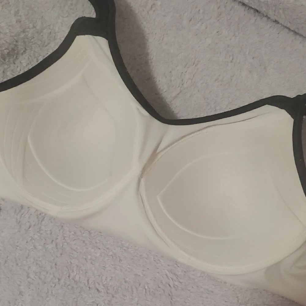 Champion Black and Cream Women's Bra - Picture 4 of 4